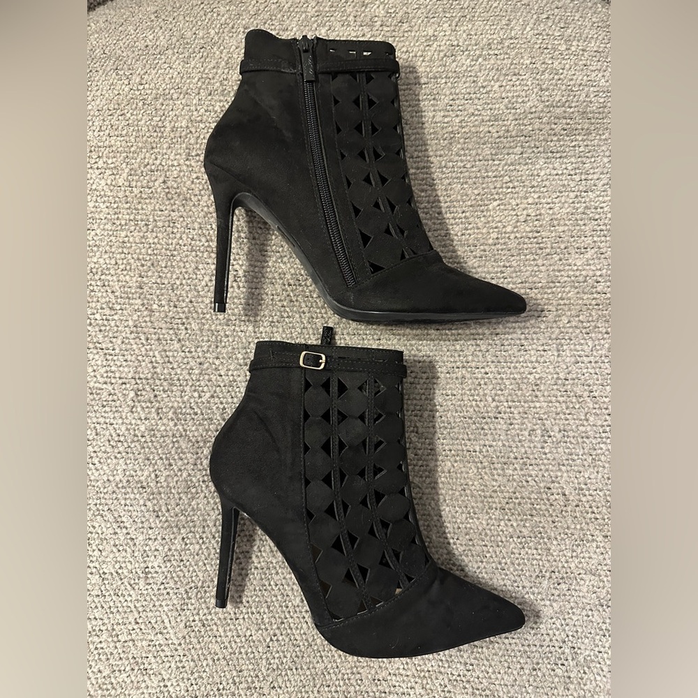 Ankle Heel Booties Pointed Toe Stiletto Faux Suede 8.5 Black Cutout Gold Buckle - Picture 5 of 11
